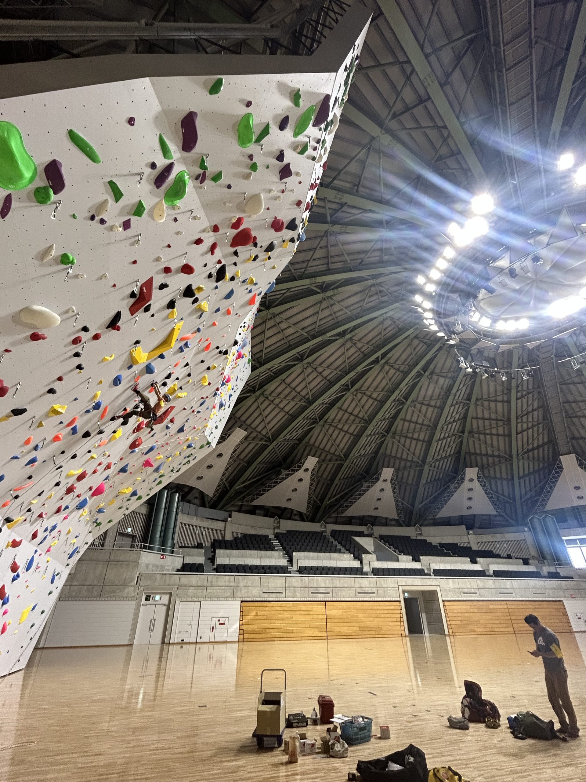 三重県DMG MORIアリーナ WALLメンテナンス GODHAND CLIMBING WORKS I ゴッドハンド・クライミング・ワークス